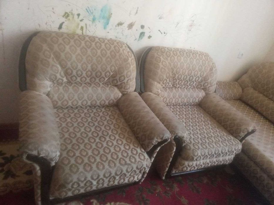 Диван+два кресла 400.000сум