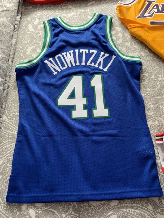 De vanzare maiou Dirk Nowitzki retro NBA  Mitchell & Ness original