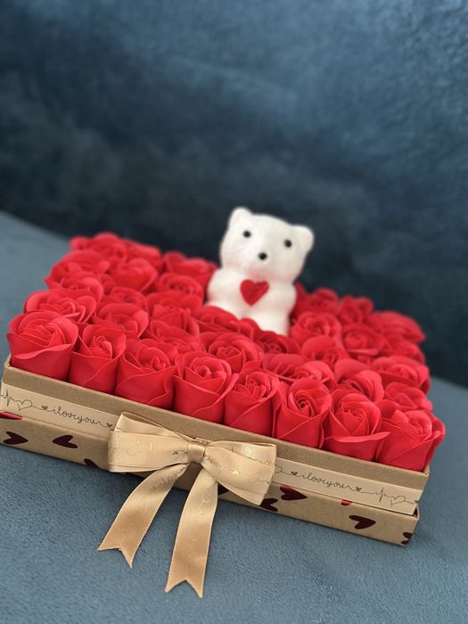 Cutie cadou trandafiri de sapun