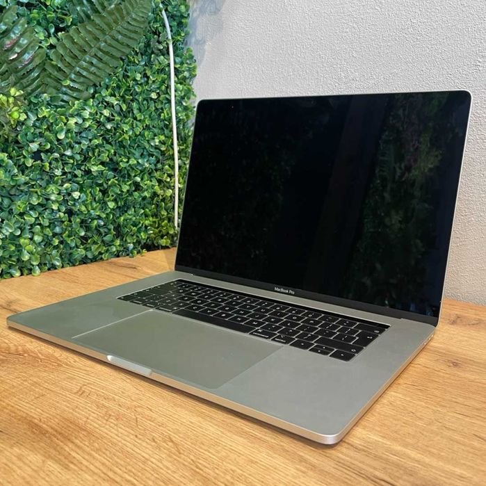 Apple MacBook Pro 15 2018 i7 512GB RAM 16GB Silver | TrueGSM