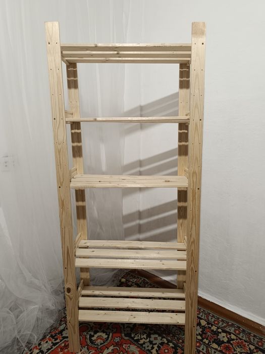 Деревянная этажерка