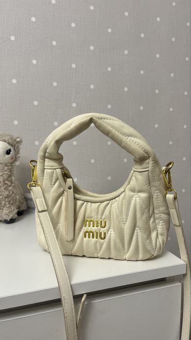 сумка miu miu белая