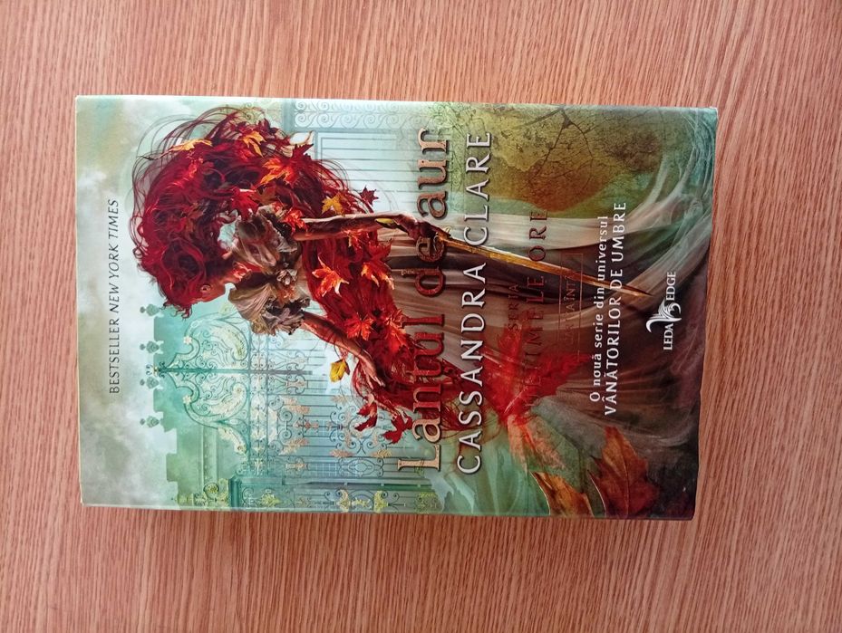 Cartea" Lanțul de aur" de Cassandra Clare