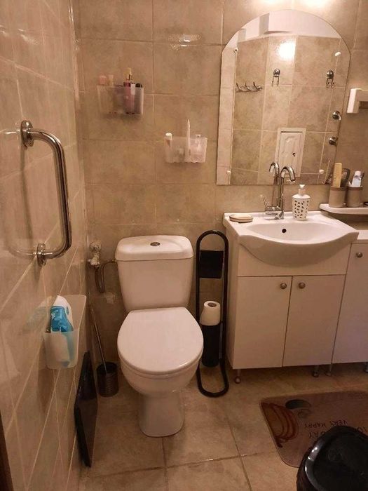 Inchiriez o camera la casa