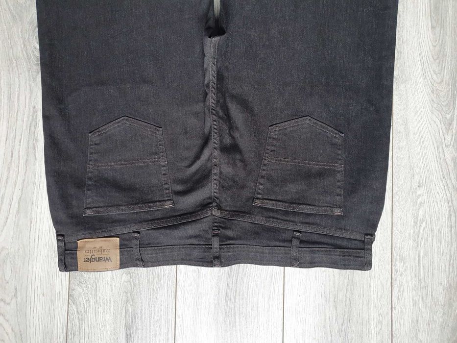 Blugi WRANGLER Authentics - Marime W44 L29 (Talie 116 cm)