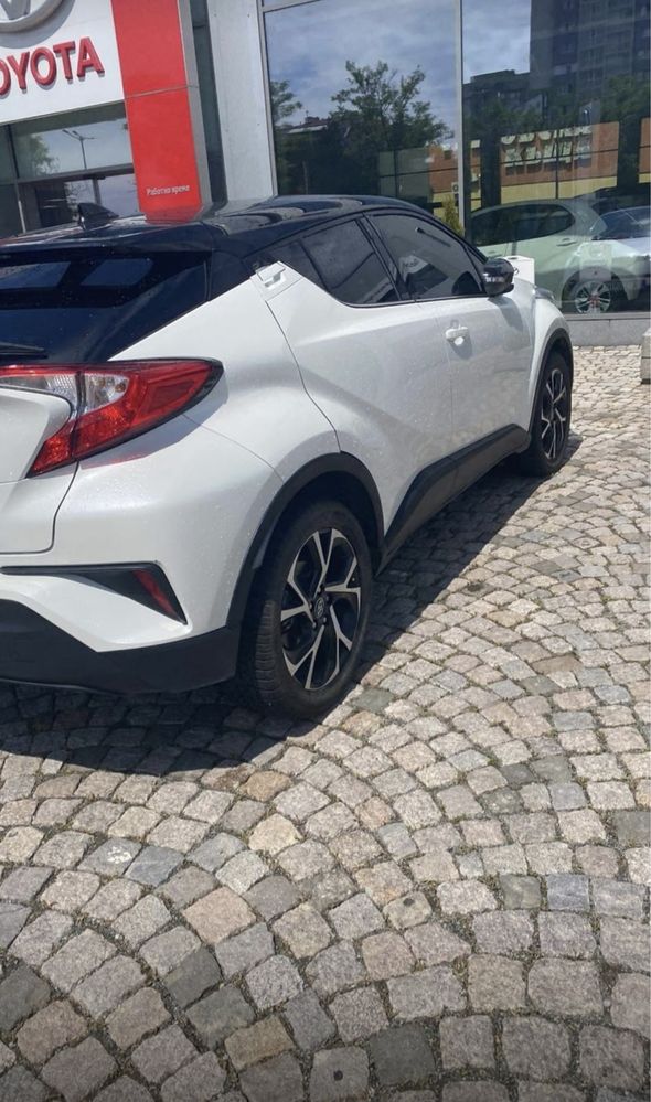 Toyota C-HR - бензин