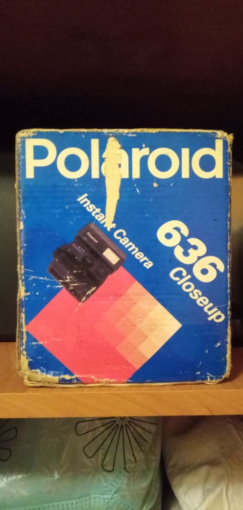 Polaroid продам в хорошем состоянии. Рабочий и целый.