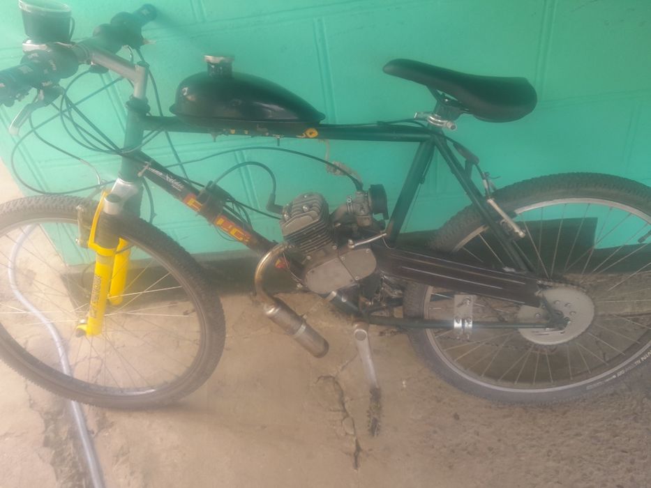 Vând bicicleta cu motor 80cc