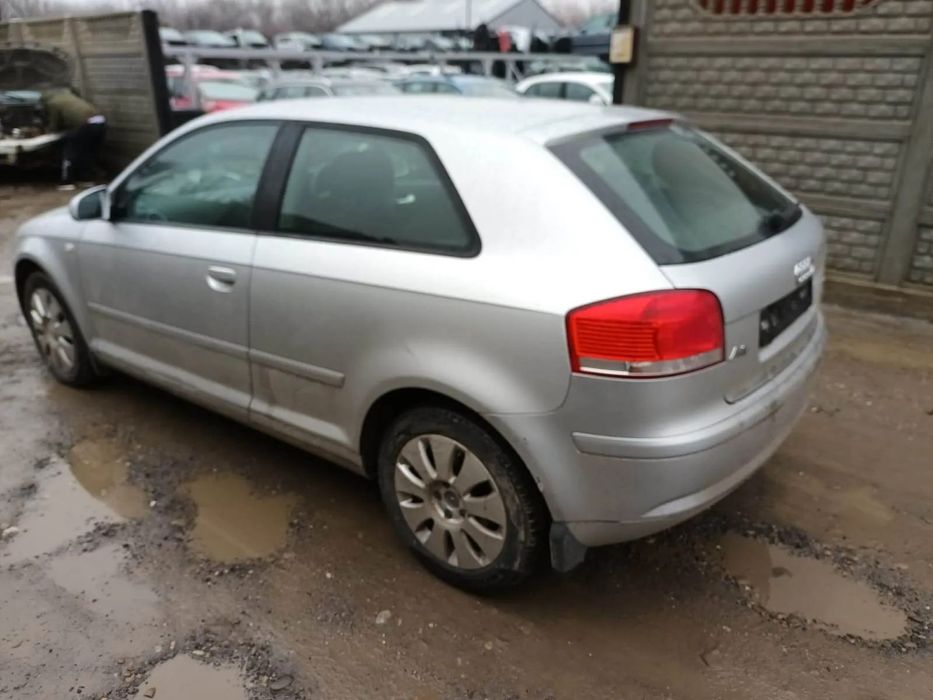 Usa stanga fata/Usa dreapta fata /Oglinda Audi A3 8P Coupe 2004