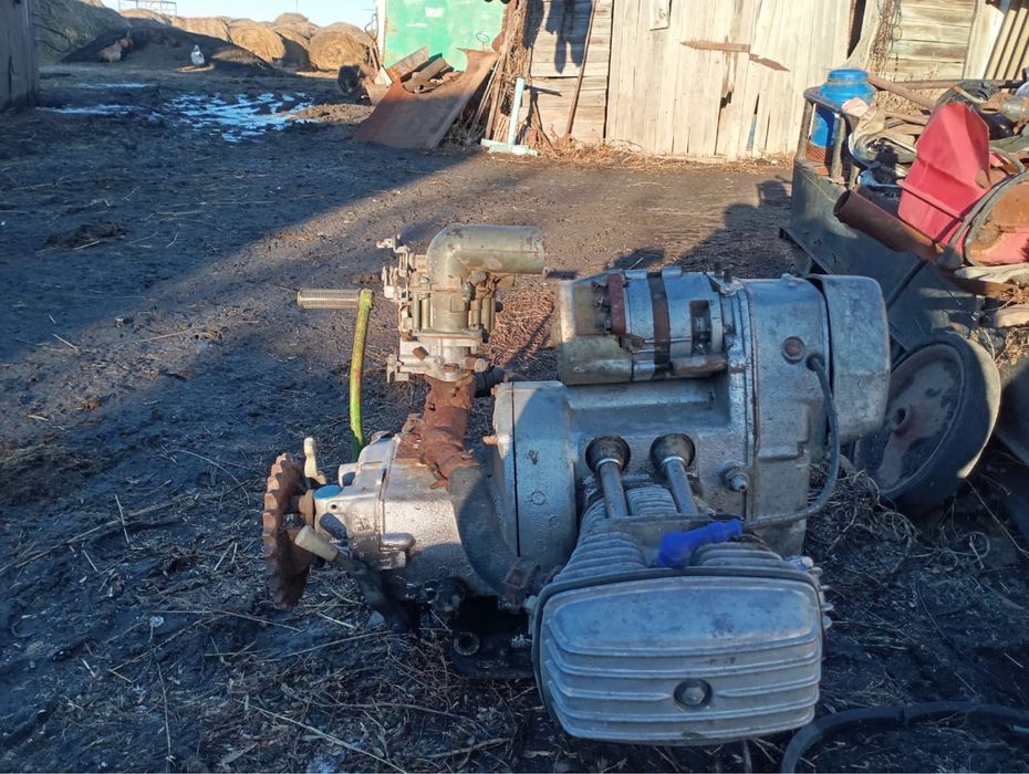 Двигатель  днепр с коробкой в сборе