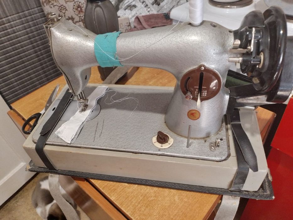 Продам швейная машина рабочем состоянии