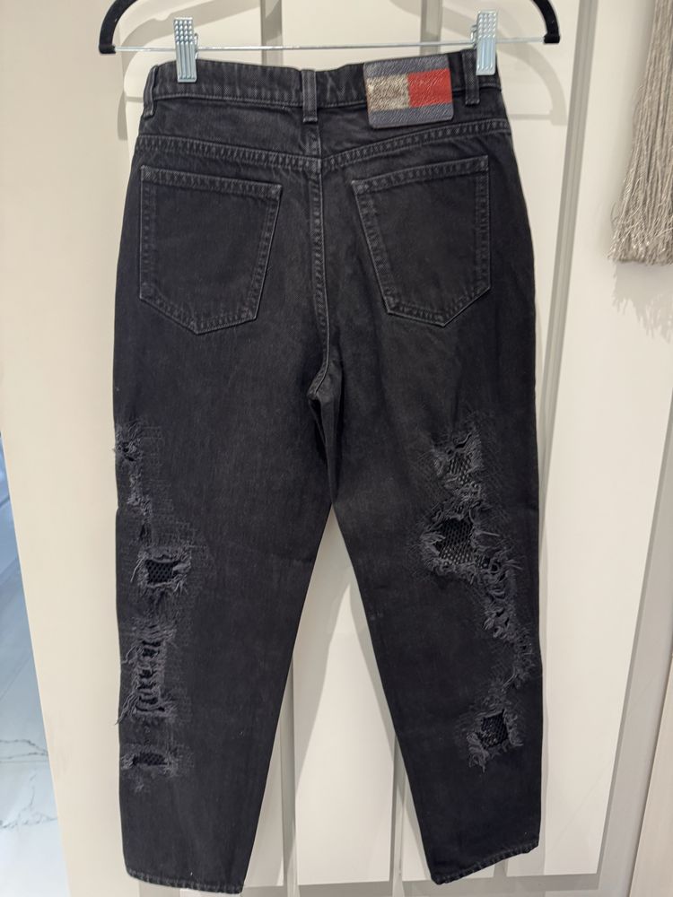 Дънки Tommy Hilfiger,