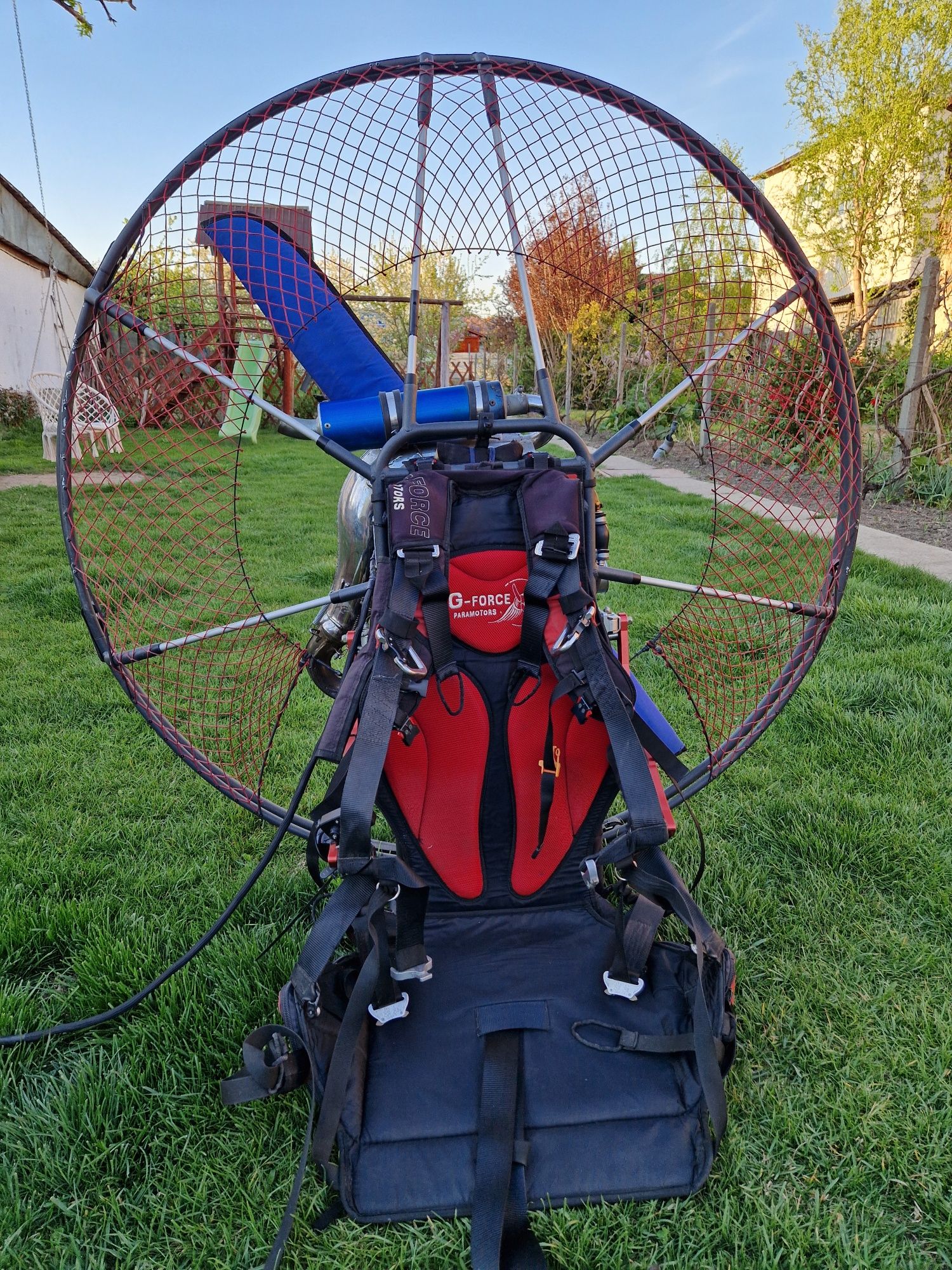 Paramotor Simonini mini 2 , cadru și seleta aproape noi