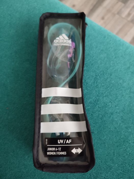 Vând ochelari pt înot Adidas noi