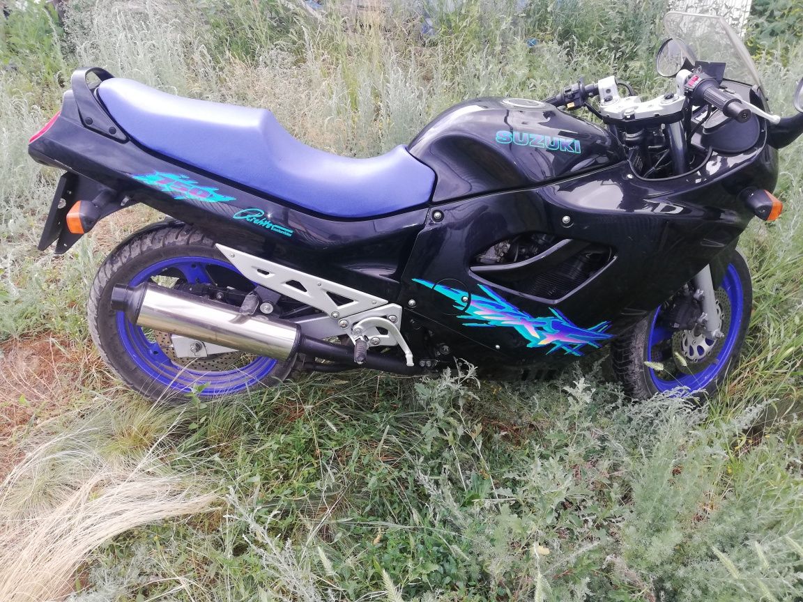 Продам Suzuki gsx 750