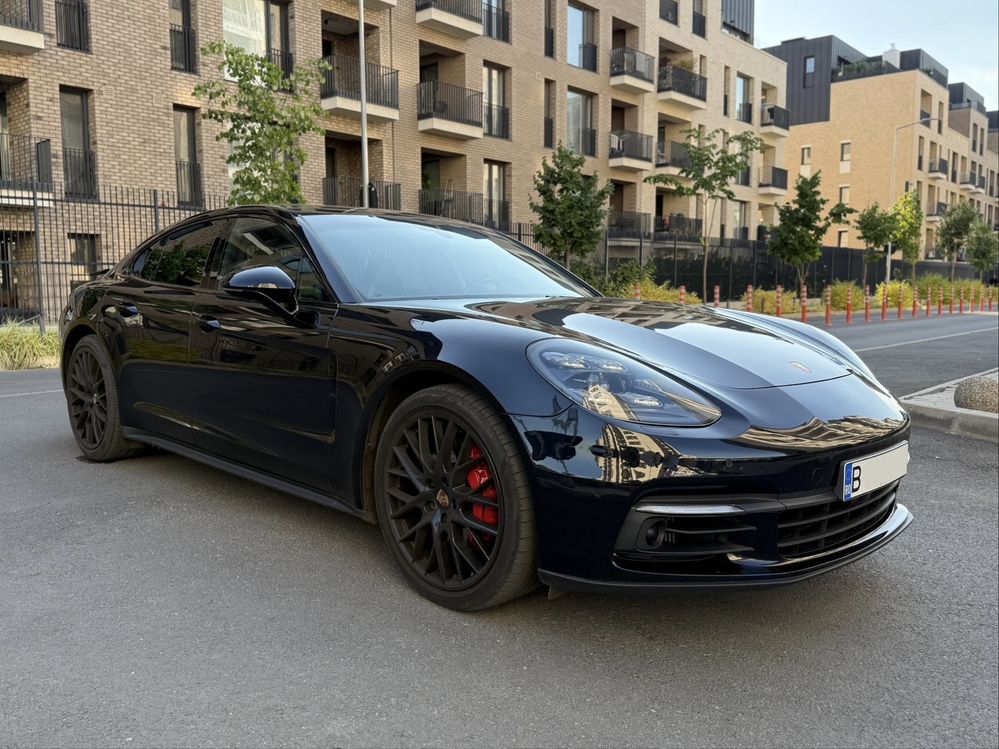 Porsche Panamera 4S Matrix Chrono