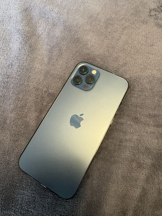 Vand Iphone 12 pro , stare buna,folosit,128GB.