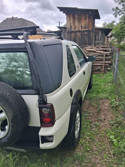 Land rover frumos