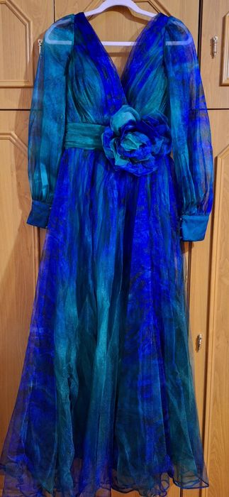 Rochie elegantă de ocazie – mov cu nuanțe verzi

Rochie superbă, perfe