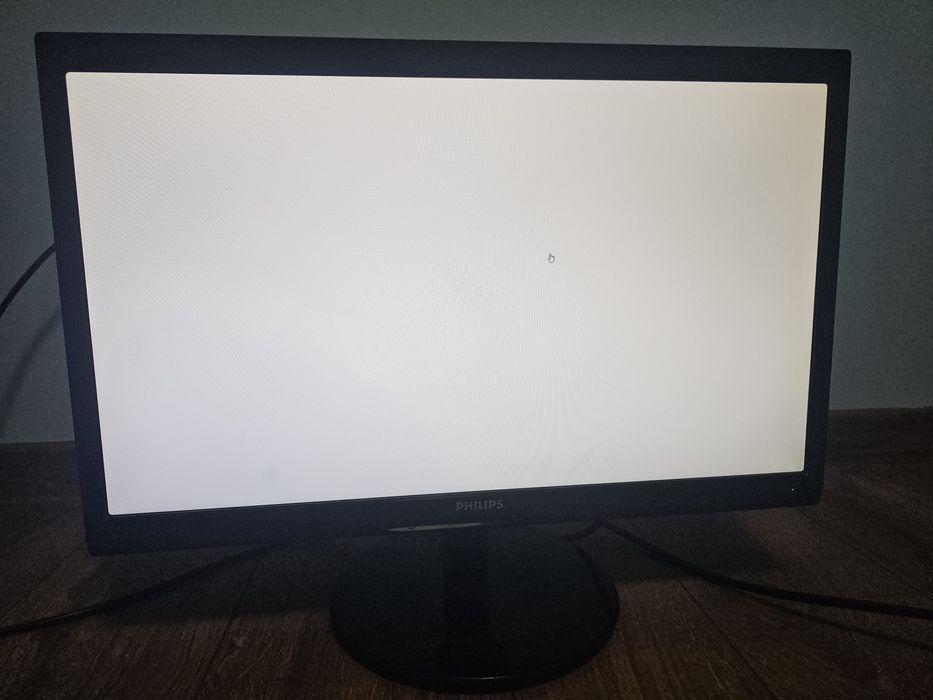 LCD монитор Philips 24 инча FullHD