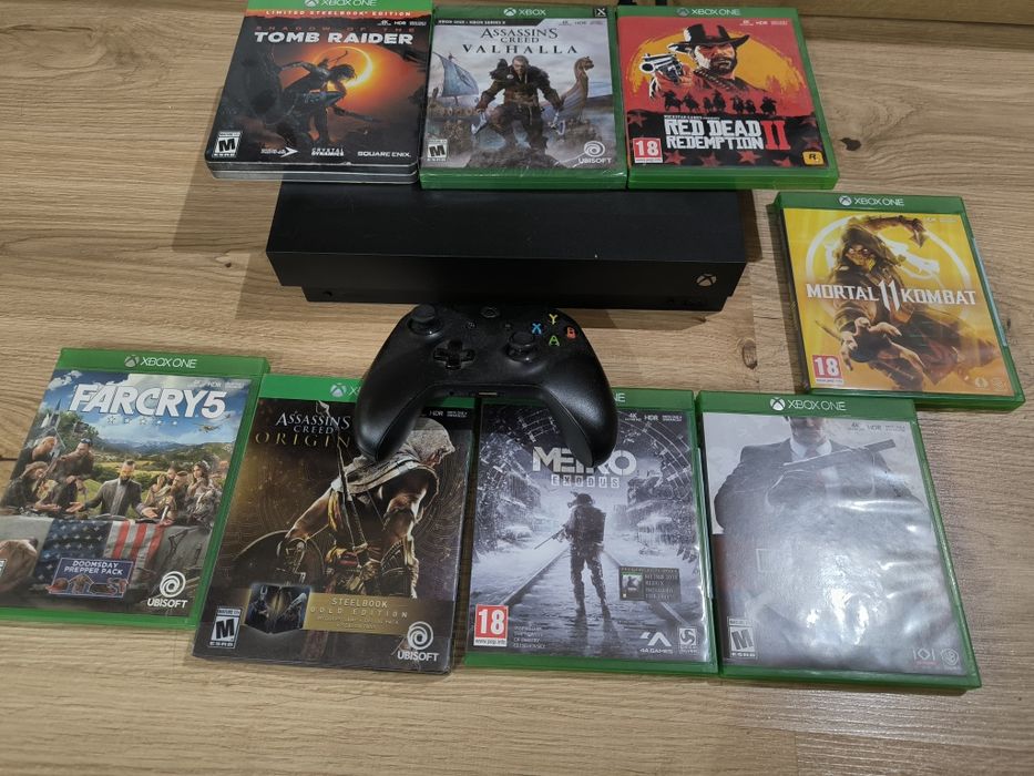 Xbox One X 1Tb комплект