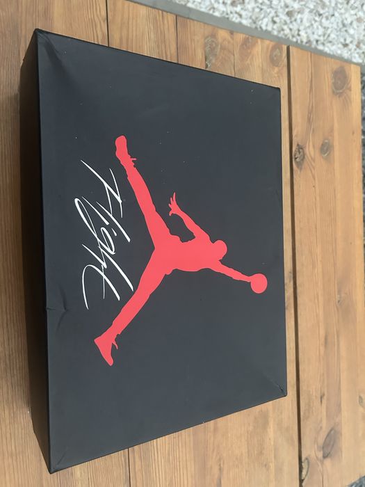 Air Jordan 4 Retro “Bred” (2019)