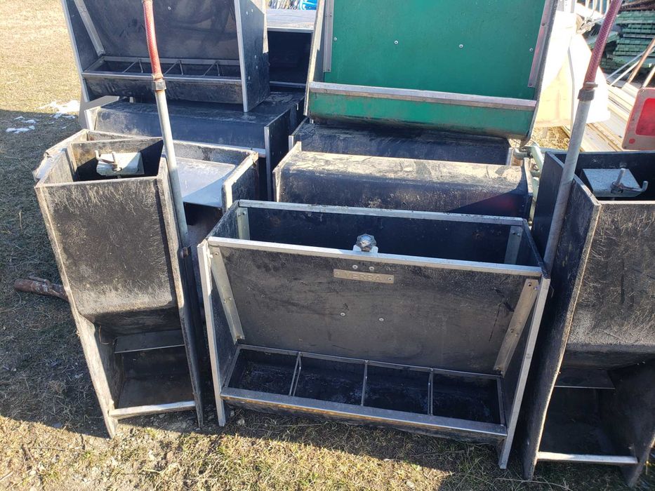 Vand boxe fatare scroafe si hranitori