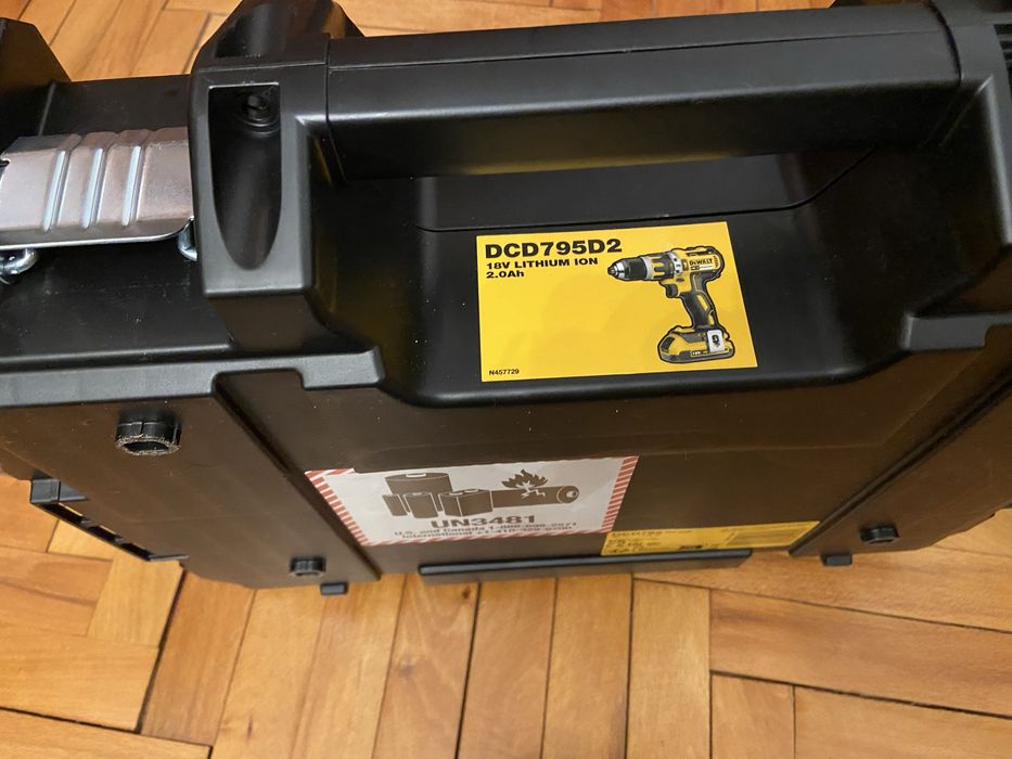 Valiza/Geanta pt.DCD795 & accesorii (inc&2x2Ah), noua originala-DeWALT