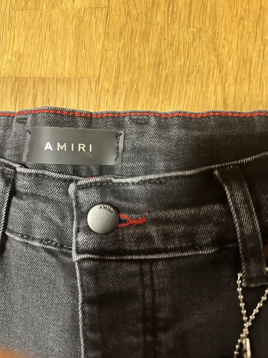 Blugi Amiri noi cu eticheta
