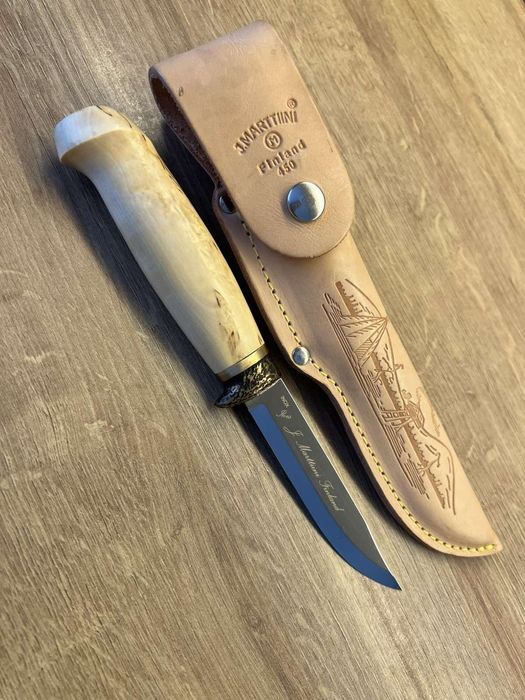 Продавам ловен нож Marttiini