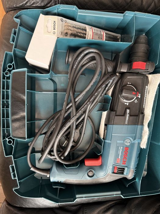 Перфоратор Bosch 2-28f с куфар