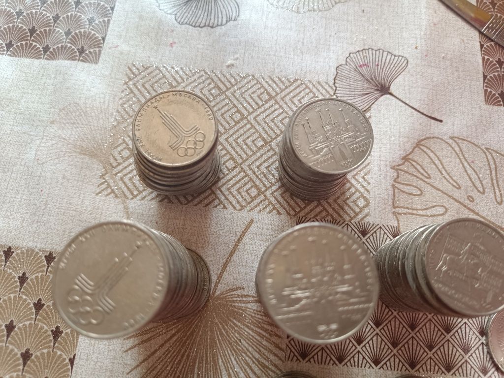 Продам российские рубли монеты