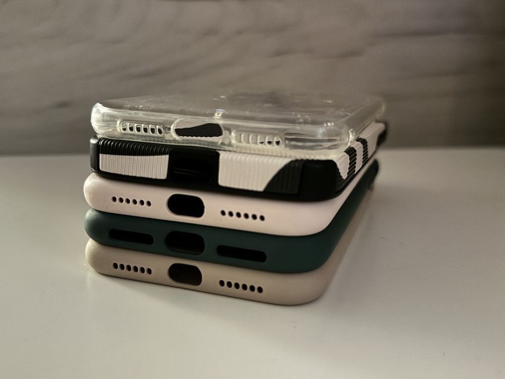 5 huse iPhone 11 noi & utilizate + protectie (bundle)