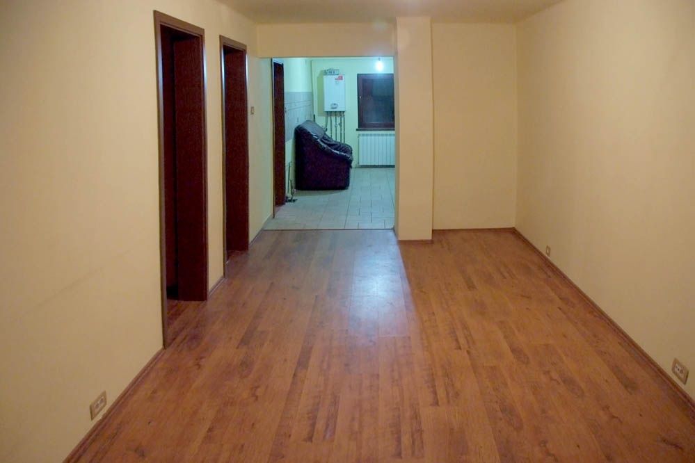 ONEȘTI - Închirieriez, doar pe termen lung, apartament nemobilat 3cam