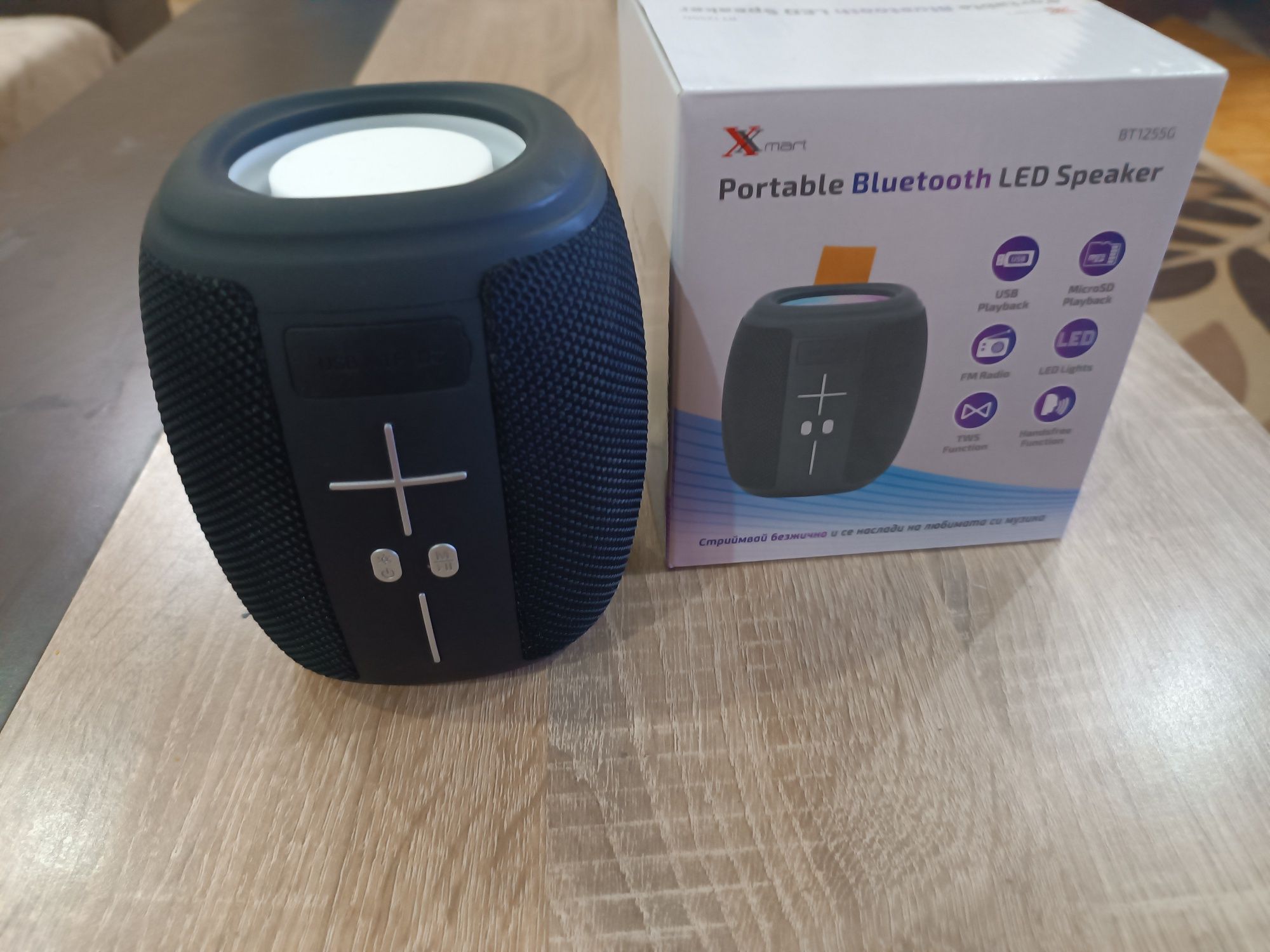 Bluetooth колонка с LED светлини!