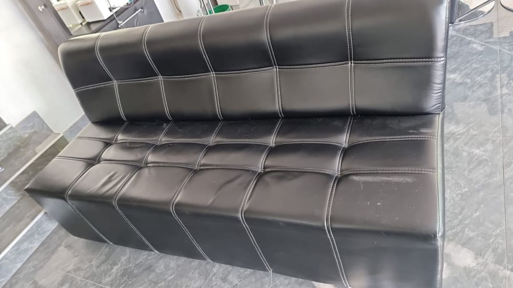 Продам офисный диван