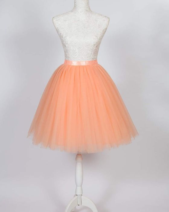 Fuste tulle cu motiv tradițional