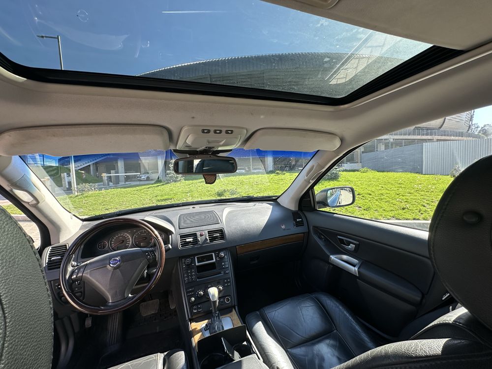Volvo XC90 • 2.5i AWD 4x4 • Automatic • 90.000KM