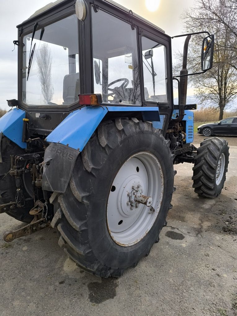 Трактор белорус 1221
