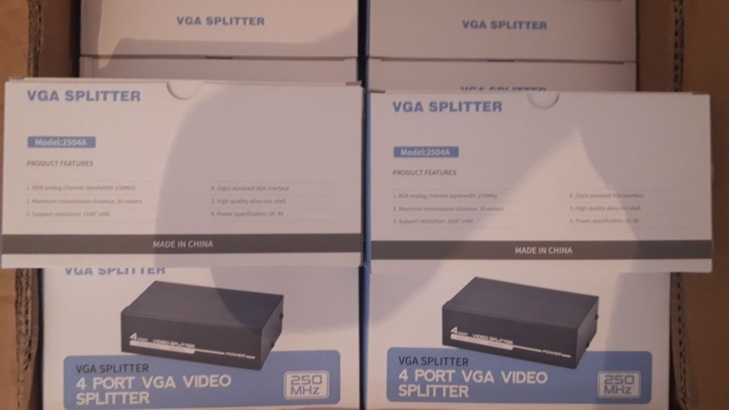 Продам  4 PORT VGA VIDEO SPLITTER  250 MHz. В упаковке