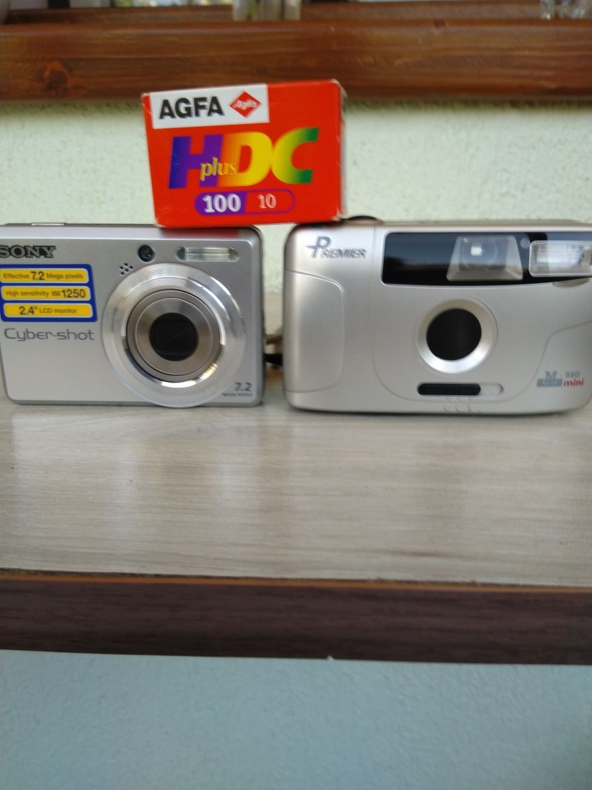 Продавам два фотоапарати запазени са !