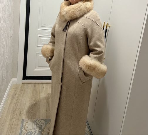 Женское пальто с мехом