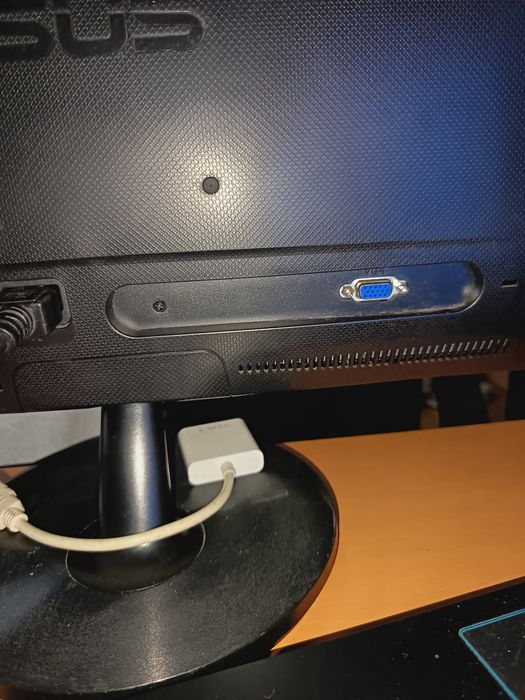 Asus VS228DE – 21.5″ Full HD монитор + HDMI→VGA преходник