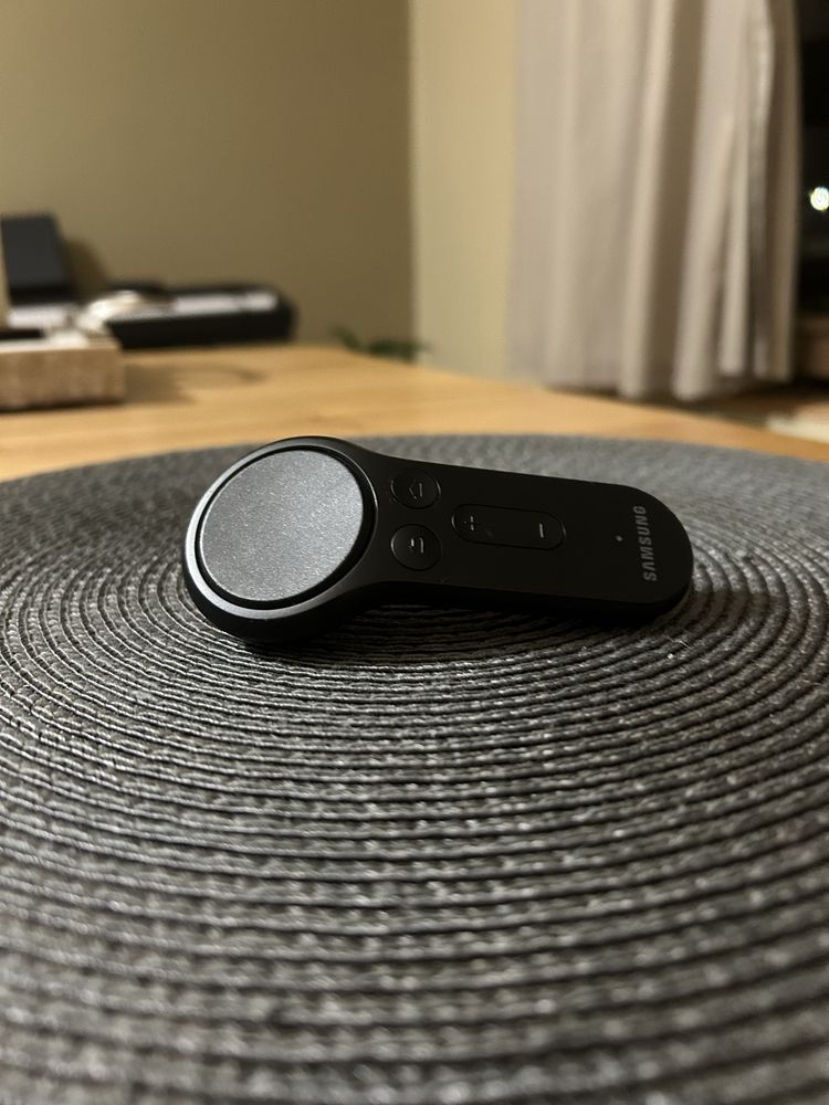 Gear VR (Powered by Oculus Quest)