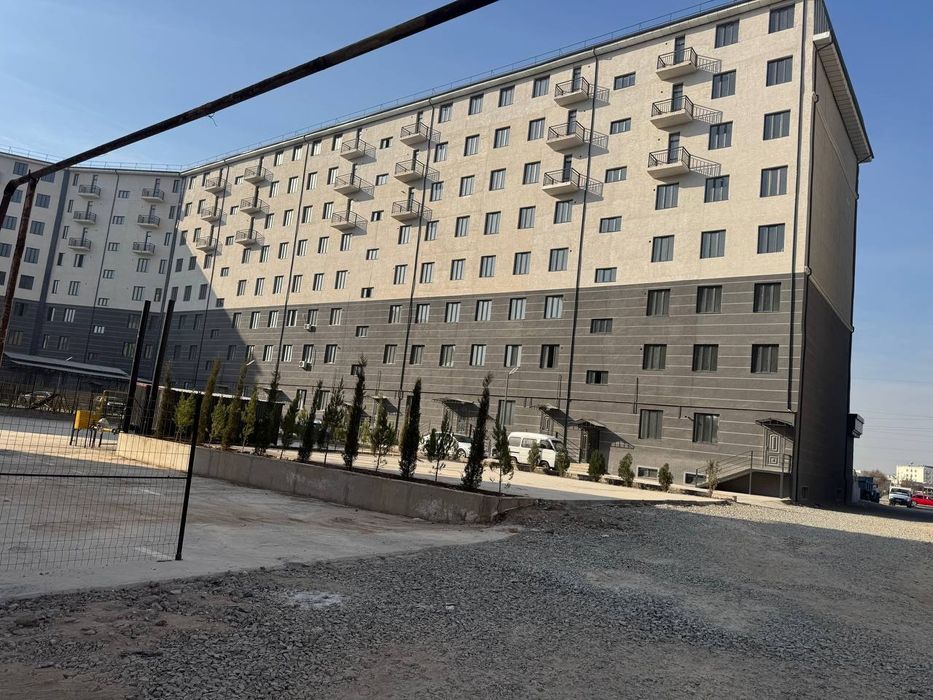 Raysentr bozori yonida 2 xonali kvartira 60²