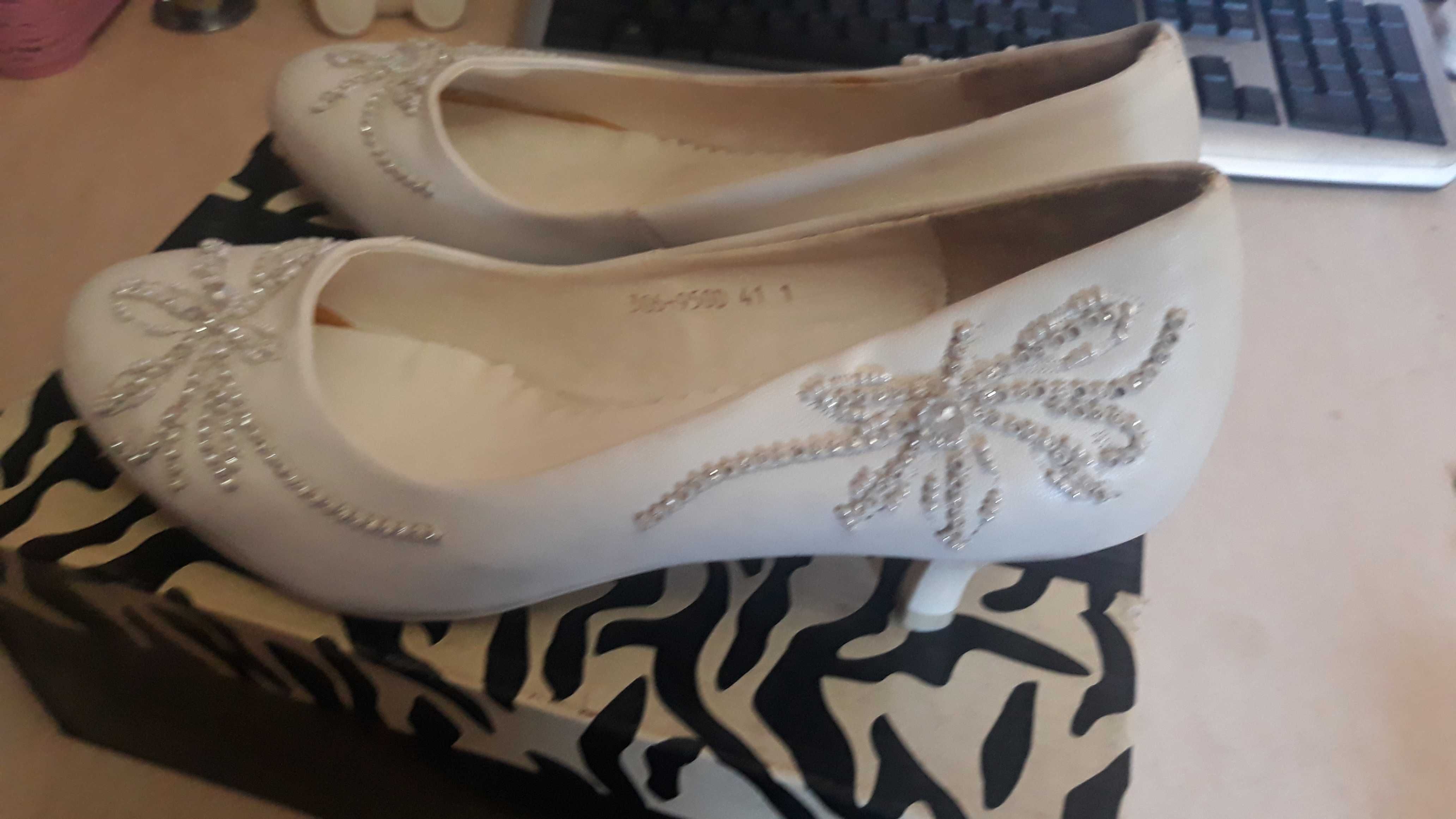 Туфли свадебеые белые с бисером