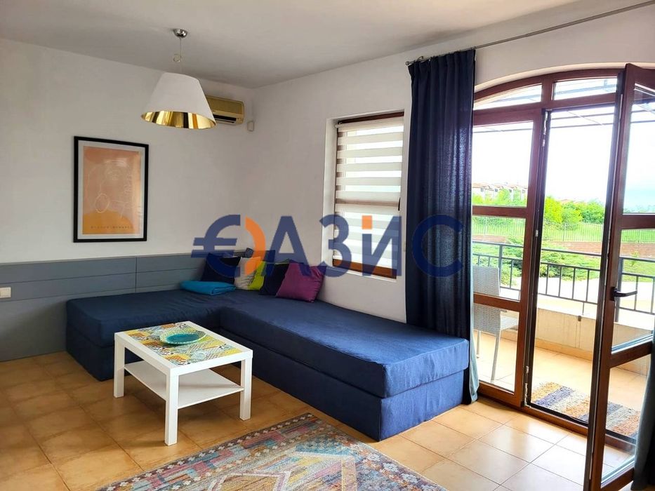 Продава се Тристаен апартамент в с. Кошарица, Област Бургас - 76 кв.м за 960 €/кв.м - Снимка #2