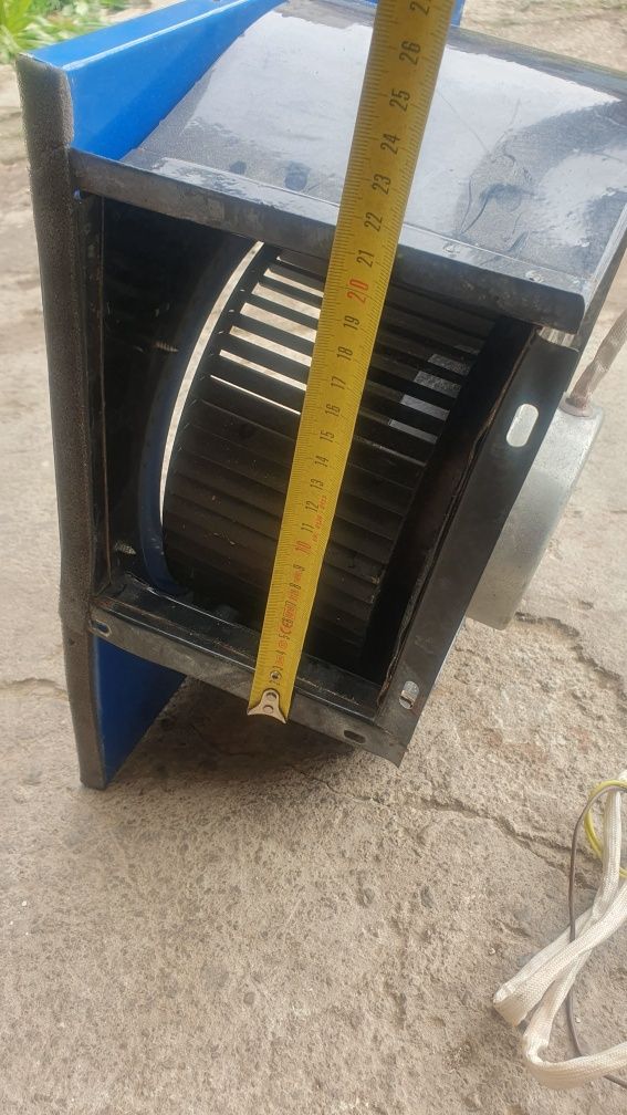 Ventilator industrial la 220v stare foarte bună de funcționare calitat