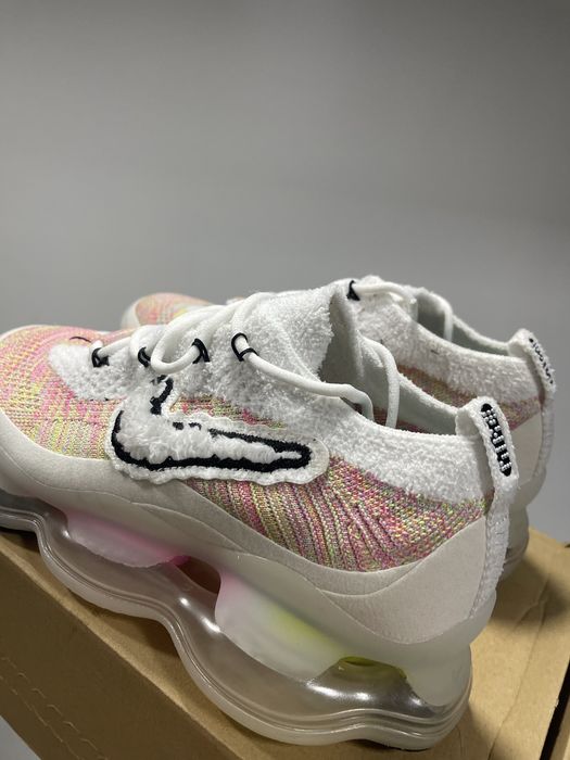 Nike AIr Max Scorpion White Rainbow