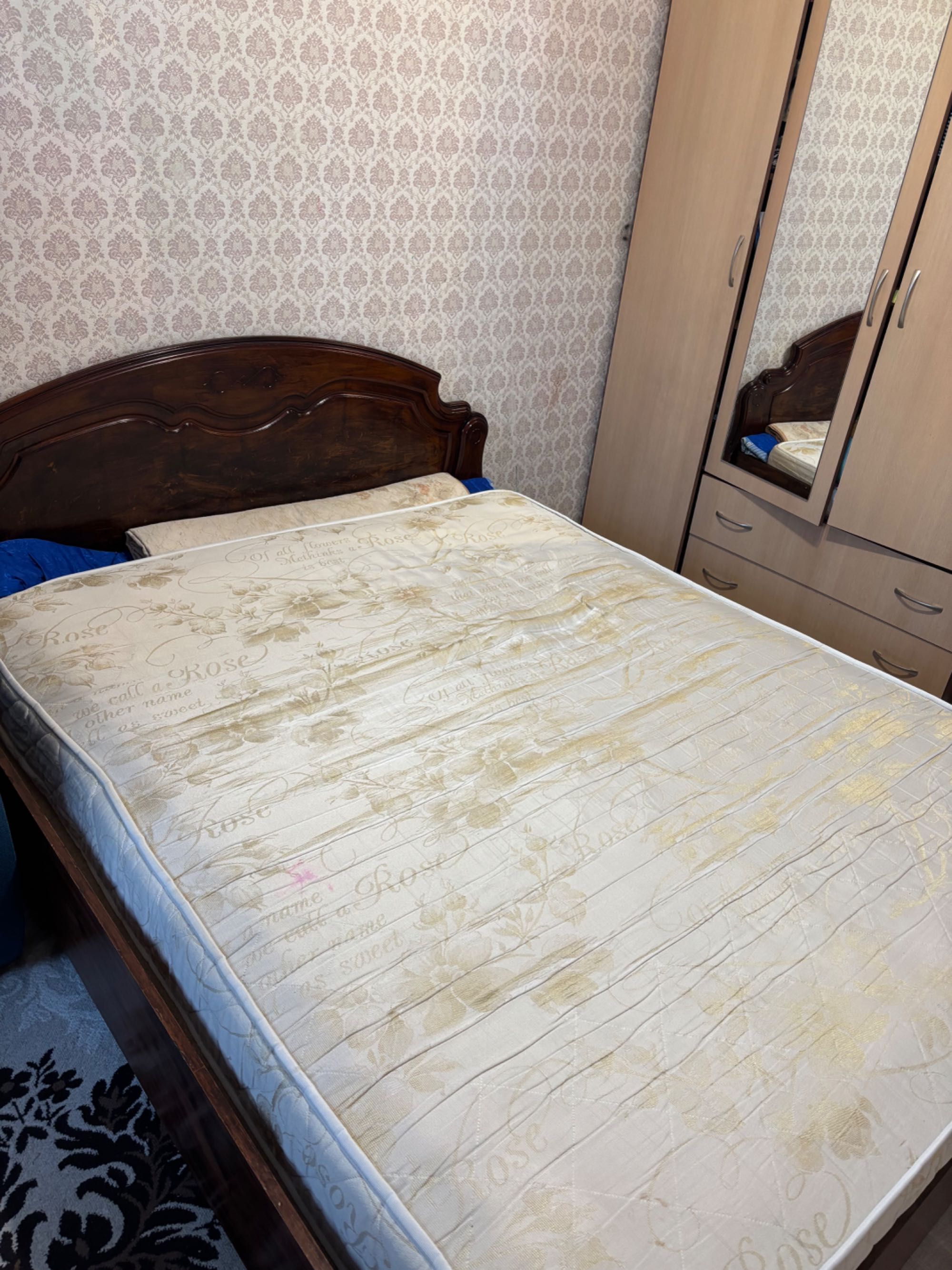 Продается шкаф и двуспальная кровать